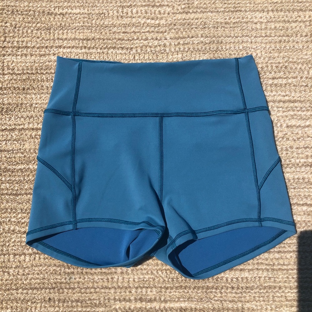 Lululemon In Movements Shorts 6 Everlux VGUC